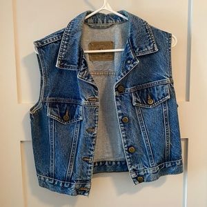 No sleeve denim vest
